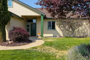 5851 NW 61st St, Redmond, OR 97756 - Photo 9
