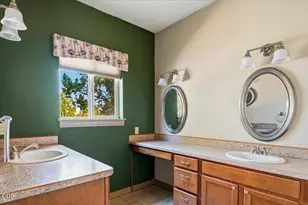 5851 NW 61st St, Redmond, OR 97756 - Photo 35