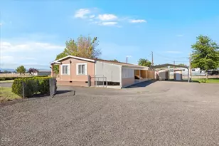 4301 Ave H, White City, OR 97503 - Photo 5