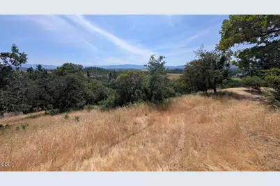 814 Mesa Drive, Eagle Point, OR 97524 - Photo 7