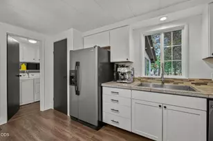 54761 Pinewood Ave, Bend, OR 97707 - Photo 11