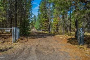 54761 Pinewood Ave, Bend, OR 97707 - Photo 33