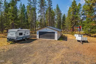 54761 Pinewood Ave, Bend, OR 97707 - Photo 31