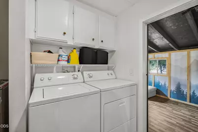 54761 Pinewood Avenue, Bend, OR 97707 - Photo 27