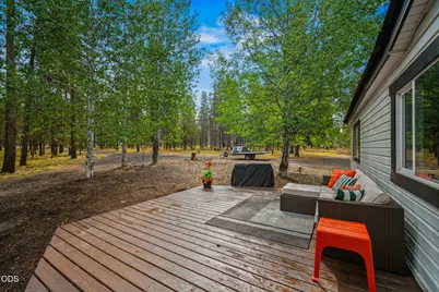 54761 Pinewood Avenue, Bend, OR 97707 - Photo 3