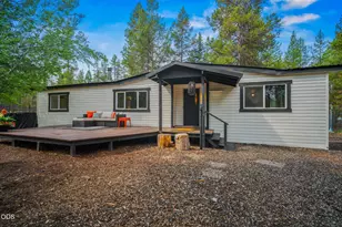 54761 Pinewood Ave, Bend, OR 97707 - Photo 1