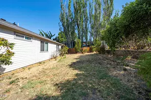 2954 Farmington Ave, Medford, OR 97504 - Photo 23
