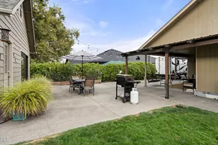 854 Delsie Dr, Grants Pass, OR 97527 - Photo 25