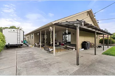 854 Delsie Drive, Grants Pass, OR 97527 - Photo 23