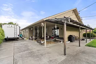 854 Delsie Dr, Grants Pass, OR 97527 - Photo 23