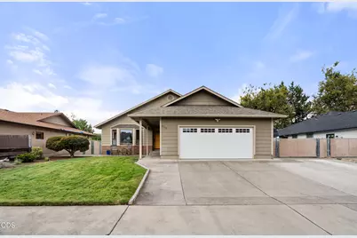 854 Delsie Drive, Grants Pass, OR 97527 - Photo 1