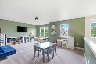 466 NW Flagline Dr, Bend, OR 97703 - Photo 39