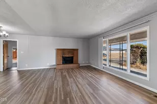 1031 Dillon Way, Central Point, OR 97502 - Photo 3