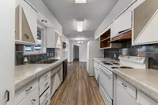 1031 Dillon Way, Central Point, OR 97502 - Photo 5