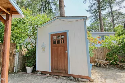 537 Thompson Creek Road #UNIT 43, Applegate, OR 97530 - Photo 31