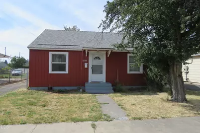 2536 Darrow Avenue, Klamath Falls, OR 97601 - Photo 1