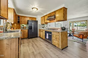 3626 Corey Rd, Medford, OR 97502 - Photo 11