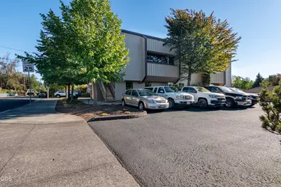 1120 E Jackson Street, Medford, OR 97504 - Photo 3