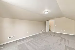 21274 NE Beall Dr, Bend, OR 97701 - Photo 27