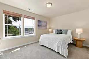 21274 NE Beall Dr, Bend, OR 97701 - Photo 19