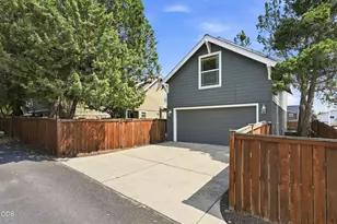 21274 NE Beall Dr, Bend, OR 97701 - Photo 29