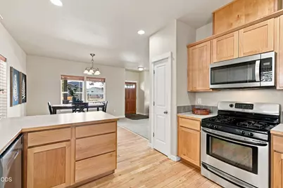 21274 NE Beall Drive, Bend, OR 97701 - Photo 13