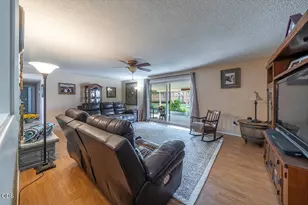 1872 Hybiscus St, Medford, OR 97504 - Photo 9