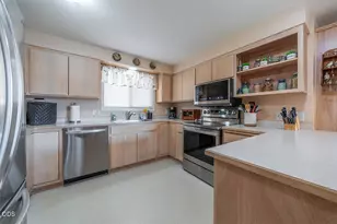 1872 Hybiscus St, Medford, OR 97504 - Photo 15