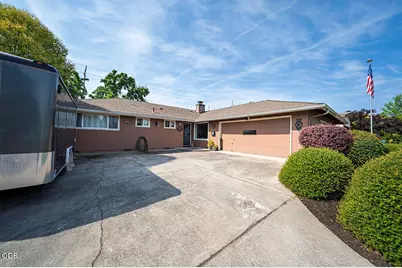 1872 Hybiscus Street, Medford, OR 97504 - Photo 5