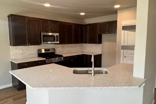 3687 Luchu St, Medford, OR 97504 - Photo 3