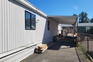 2325 NW Highland Ave, Grants Pass, OR 97526 - Photo 3