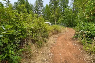 275 Sallsten Rd, Grants Pass, OR 97527 - Photo 13