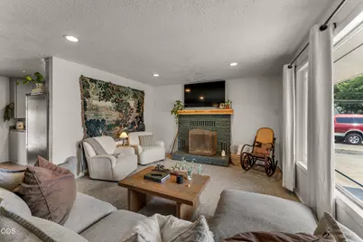 1310 SE Perry Street, Grants Pass, OR 97526 - Photo 5