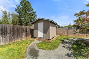 1310 SE Perry St, Grants Pass, OR 97526 - Photo 27