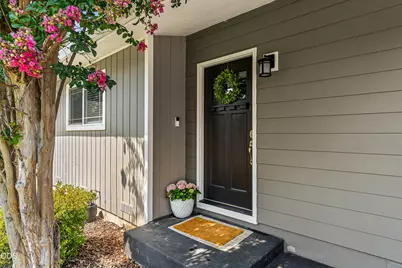 1310 SE Perry Street, Grants Pass, OR 97526 - Photo 3