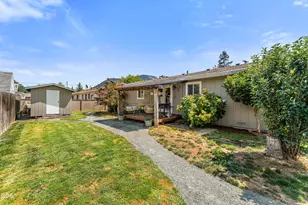 1310 SE Perry St, Grants Pass, OR 97526 - Photo 21