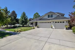 3339 NE Sandalwood Dr, Bend, OR 97701 - Photo 3