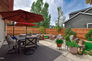 3339 NE Sandalwood Dr, Bend, OR 97701 - Photo 37