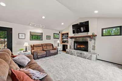16932 Ponderosa Cascade Drive, Bend, OR 97703 - Photo 11