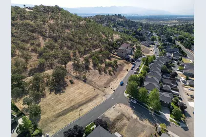 4694 Hathaway Drive, Medford, OR 97504 - Photo 3