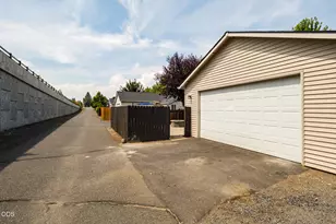 61049 Larkspur Loop, Bend, OR 97702 - Photo 27