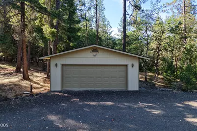 2579 Old Ferry Road, Shady Cove, OR 97539 - Photo 3