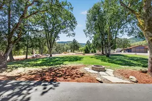 5485 Kane Creek Rd, Central Point, OR 97502 - Photo 7