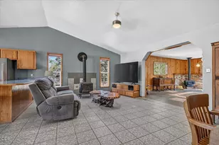 5485 Kane Creek Rd, Central Point, OR 97502 - Photo 9
