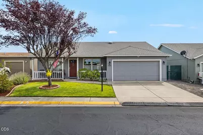 2360 Evan Way, Central Point, OR 97502 - Photo 1