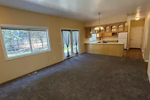 3223 Parkview Ct, Medford, OR 97504 - Photo 5