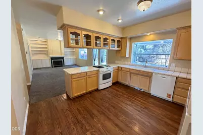 3223 Parkview Court, Medford, OR 97504 - Photo 3