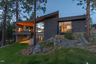 61865 Hosmer Lake Dr, Bend, OR 97702 - Photo 5