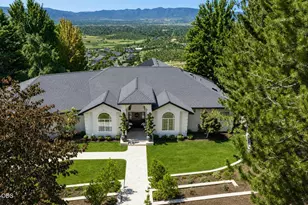 1553 Devonshire Pl, Medford, OR 97504 - Photo 11