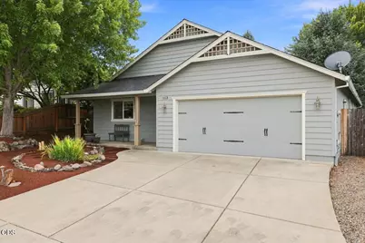 613 Nottingham Terrace, Eagle Point, OR 97524 - Photo 3